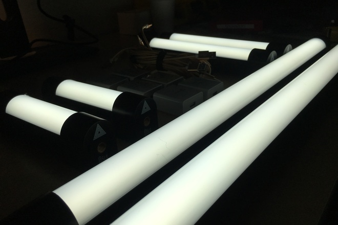 Quasar 6 Light Kit - LED Tubes - Bicolor - Battery powered Kit