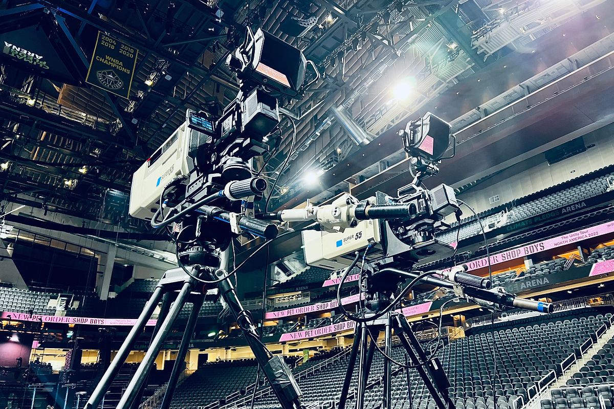 the-clear-com-advantage-wireless-comm-s-for-a-seattle-live-video-production-team - image 5